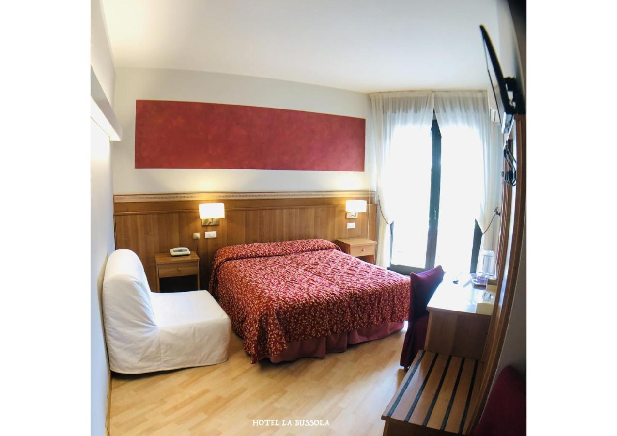Hotel La Bussola Padenghe sul Garda Exteriör bild