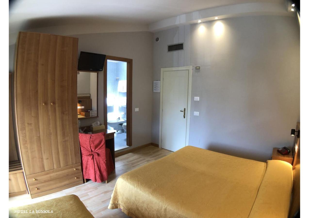Hotel La Bussola Padenghe sul Garda Exteriör bild