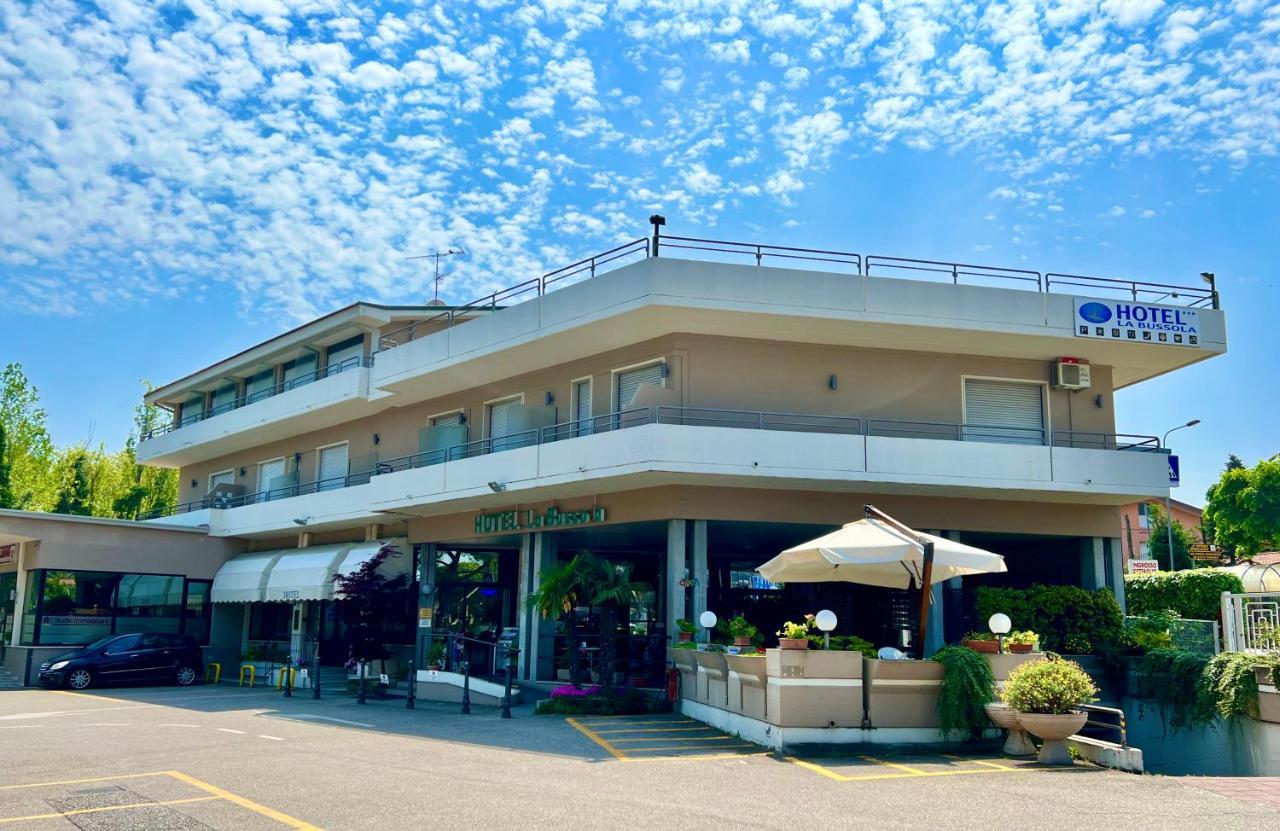 Hotel La Bussola Padenghe sul Garda Exteriör bild