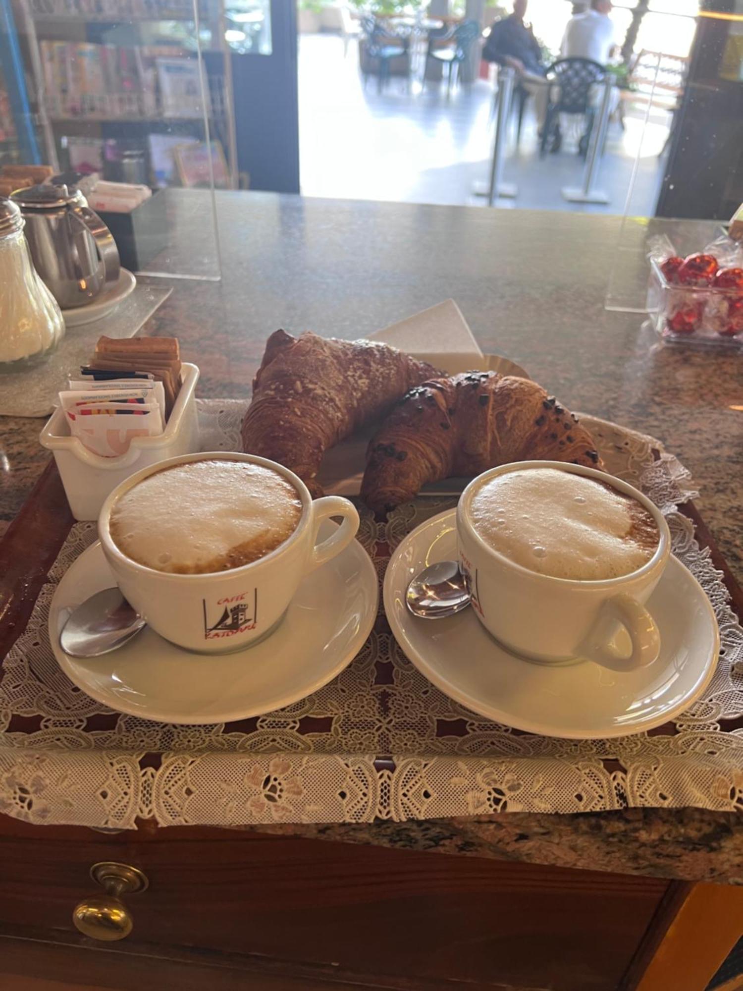 Hotel La Bussola Padenghe sul Garda Exteriör bild