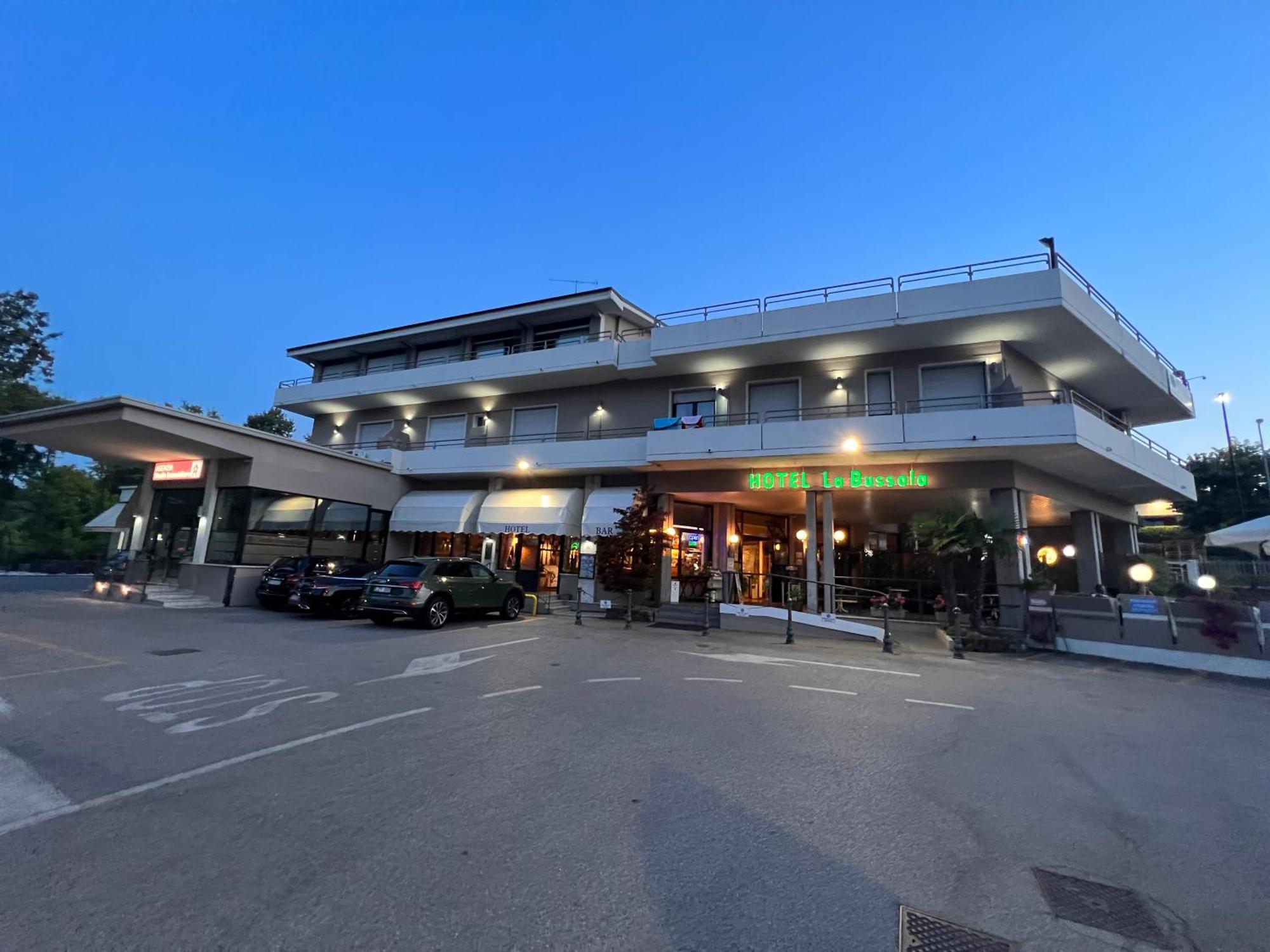 Hotel La Bussola Padenghe sul Garda Exteriör bild