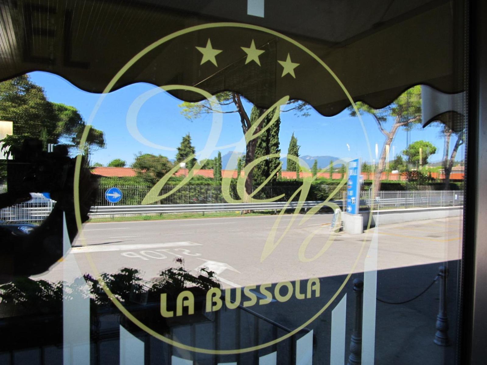 Hotel La Bussola Padenghe sul Garda Exteriör bild