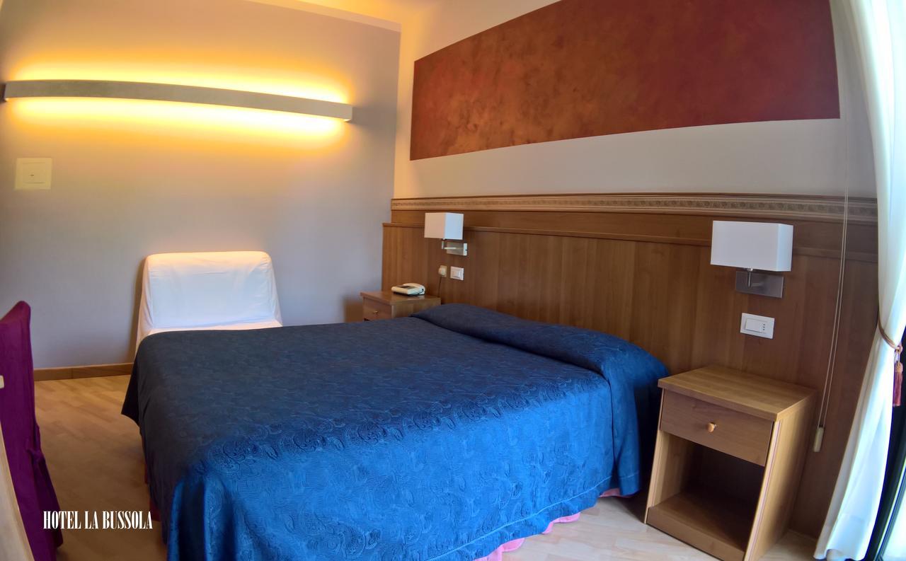 Hotel La Bussola Padenghe sul Garda Exteriör bild
