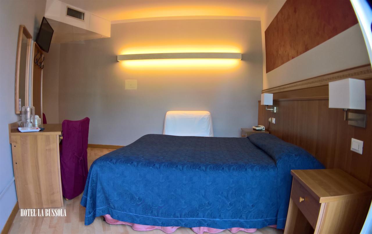 Hotel La Bussola Padenghe sul Garda Exteriör bild