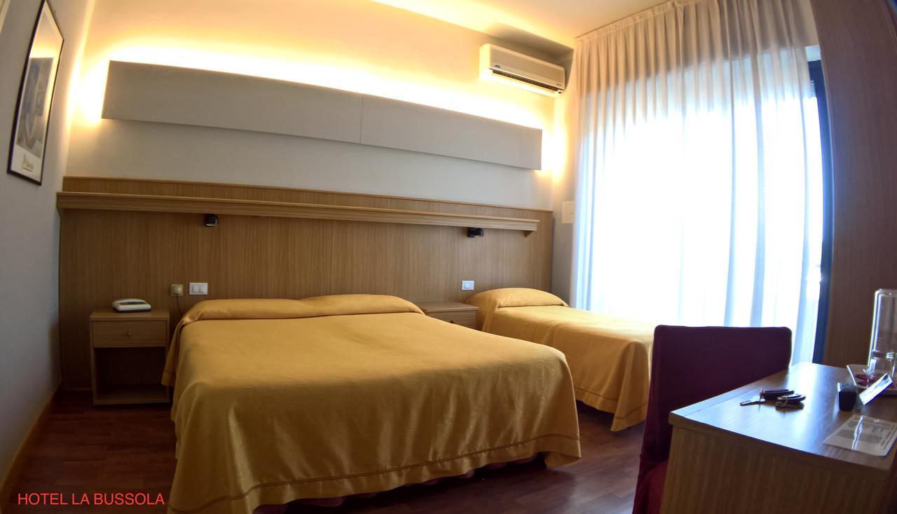 Hotel La Bussola Padenghe sul Garda Exteriör bild