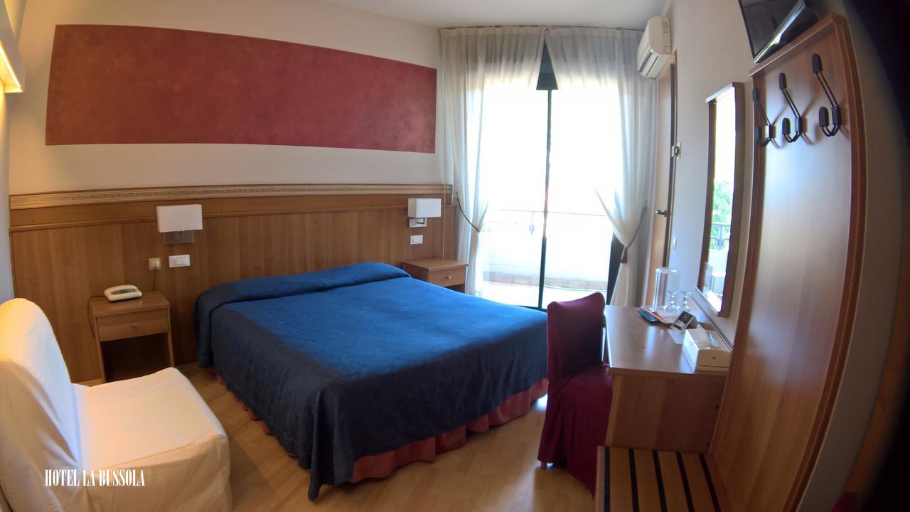 Hotel La Bussola Padenghe sul Garda Exteriör bild