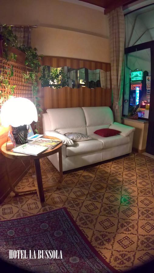 Hotel La Bussola Padenghe sul Garda Exteriör bild