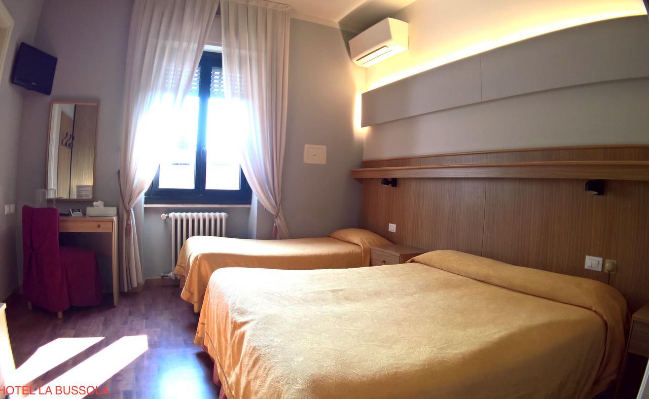Hotel La Bussola Padenghe sul Garda Exteriör bild