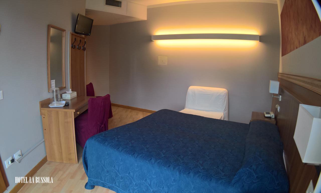 Hotel La Bussola Padenghe sul Garda Exteriör bild