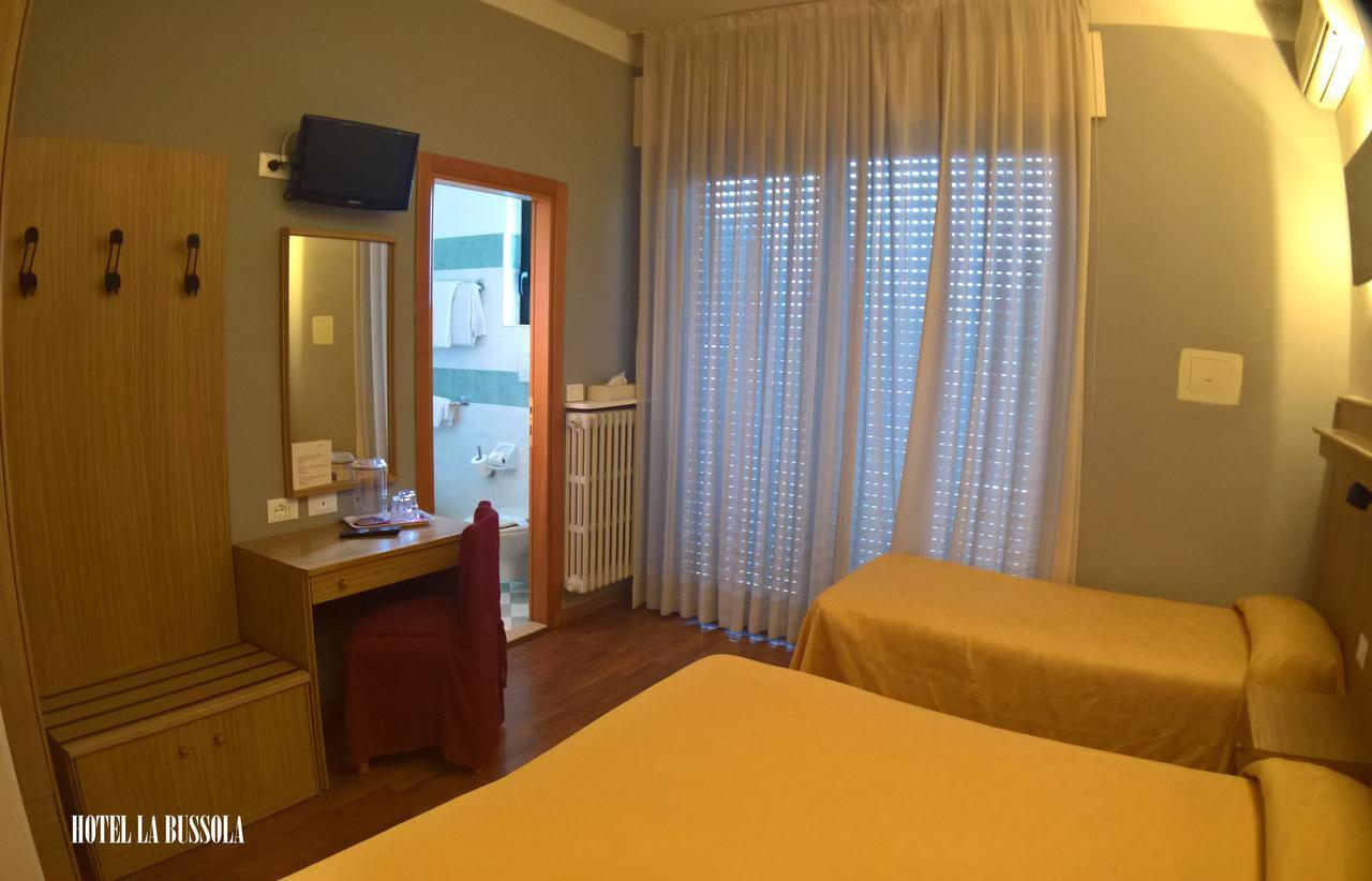 Hotel La Bussola Padenghe sul Garda Exteriör bild