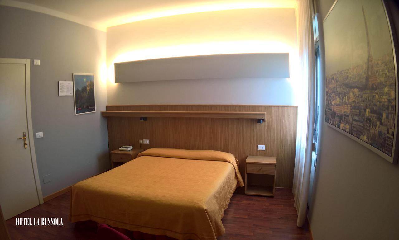 Hotel La Bussola Padenghe sul Garda Exteriör bild