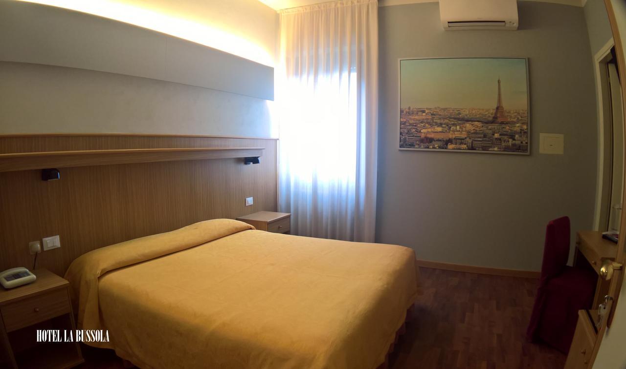 Hotel La Bussola Padenghe sul Garda Exteriör bild