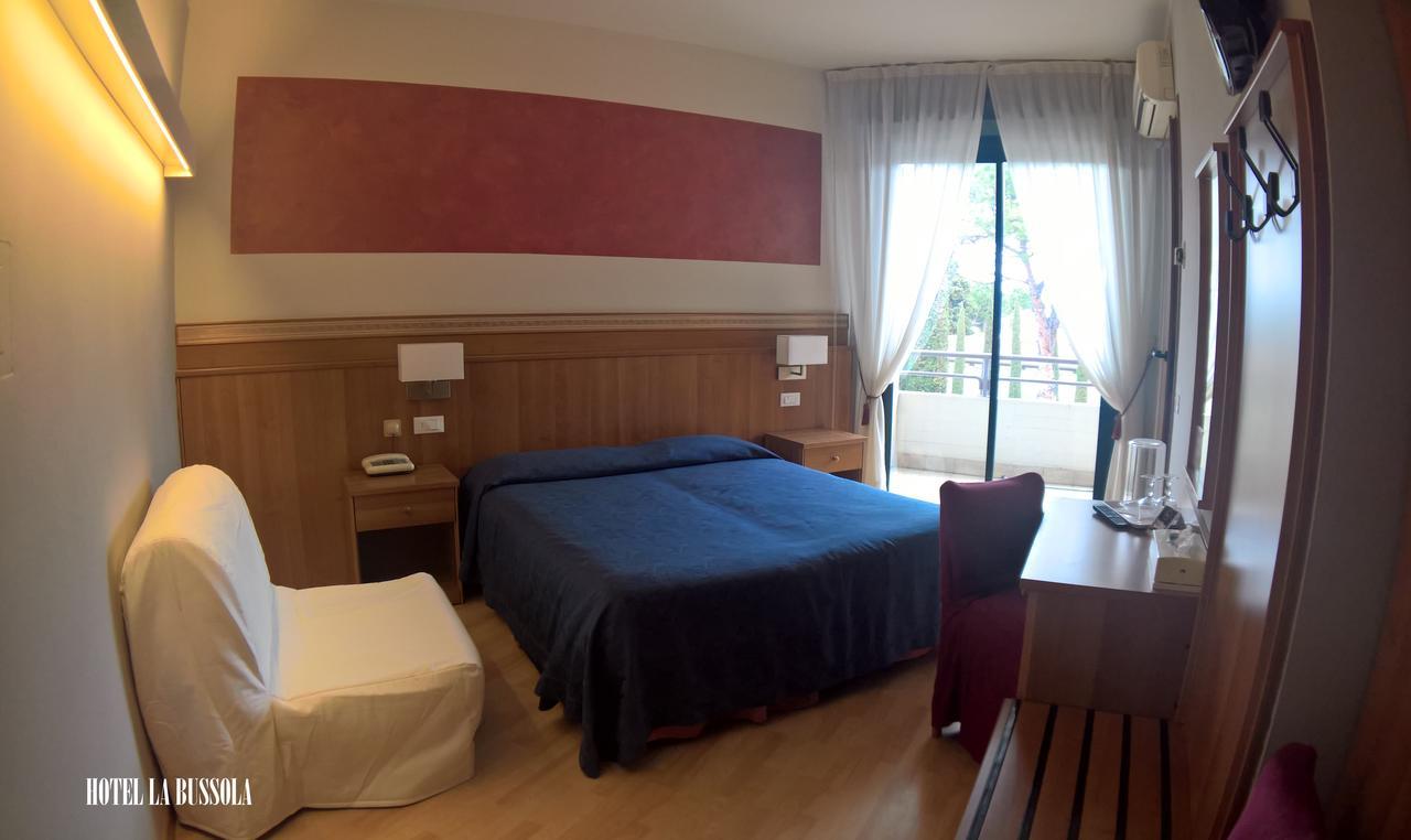 Hotel La Bussola Padenghe sul Garda Exteriör bild