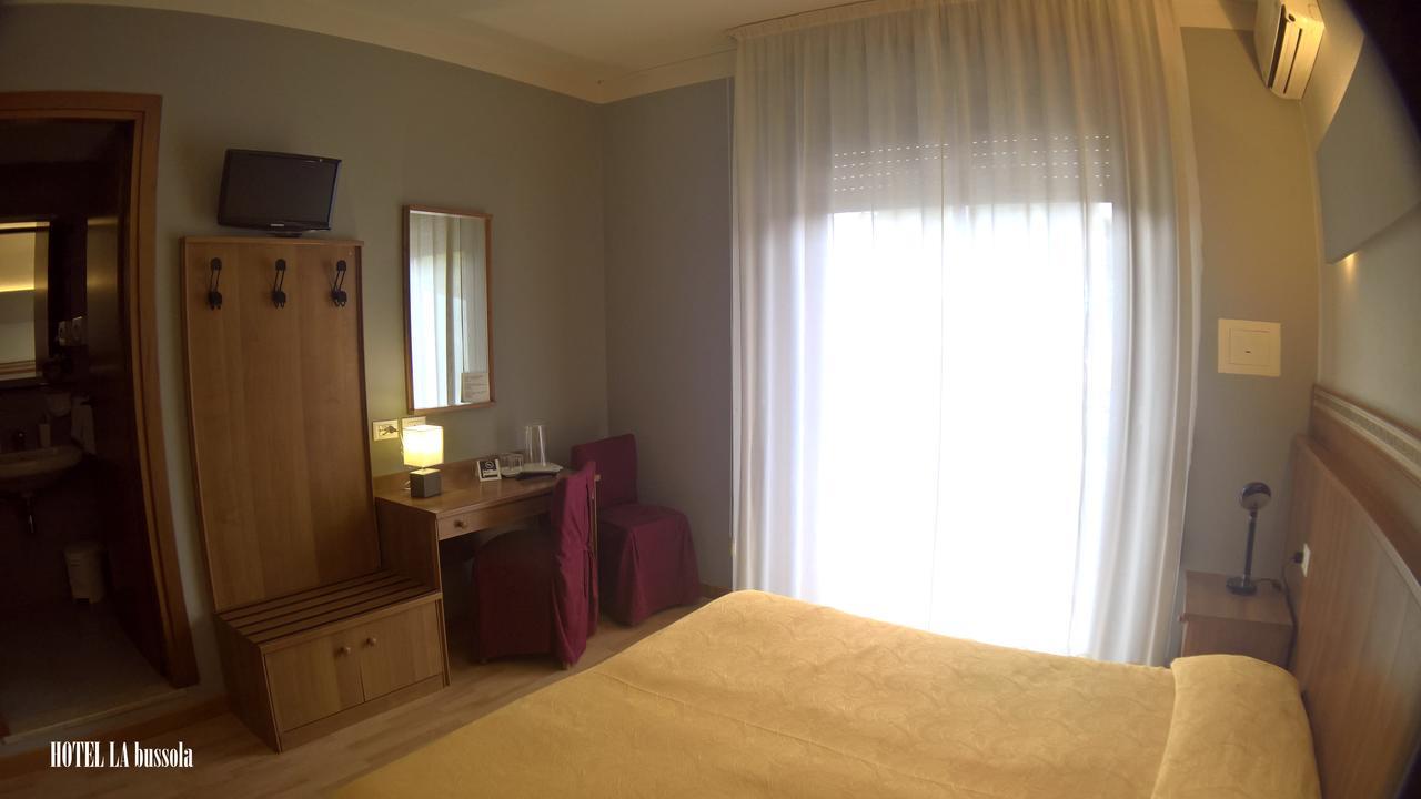 Hotel La Bussola Padenghe sul Garda Exteriör bild